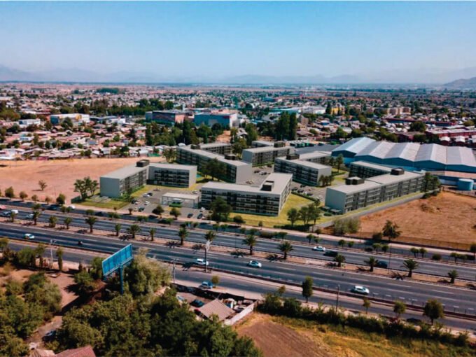 Maestra - Plaza Quilicura